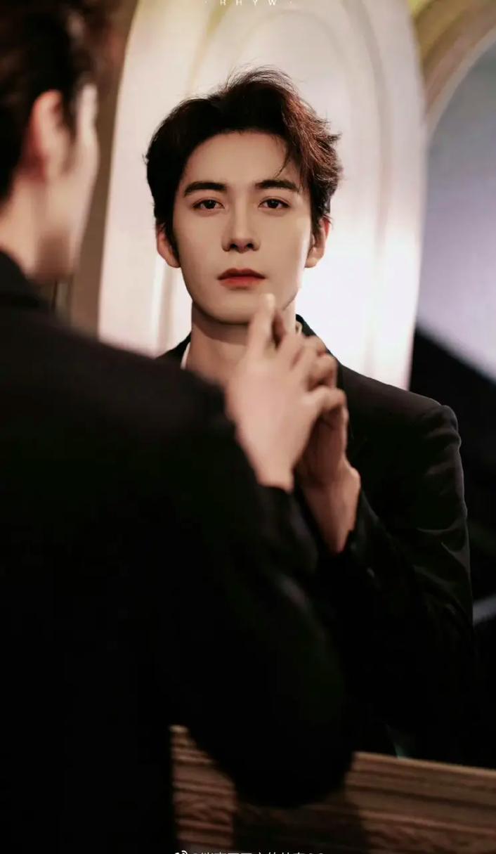 操美女老师的视频的相关介绍