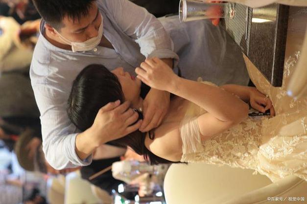 日本街头搭讪人妻视频的相关介绍