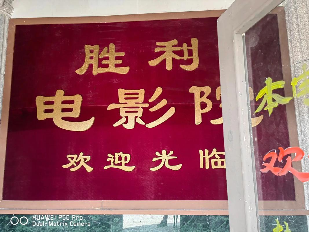 操哭美女大学生的相关介绍