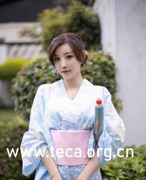 一边做一边爽一边摸的相关介绍