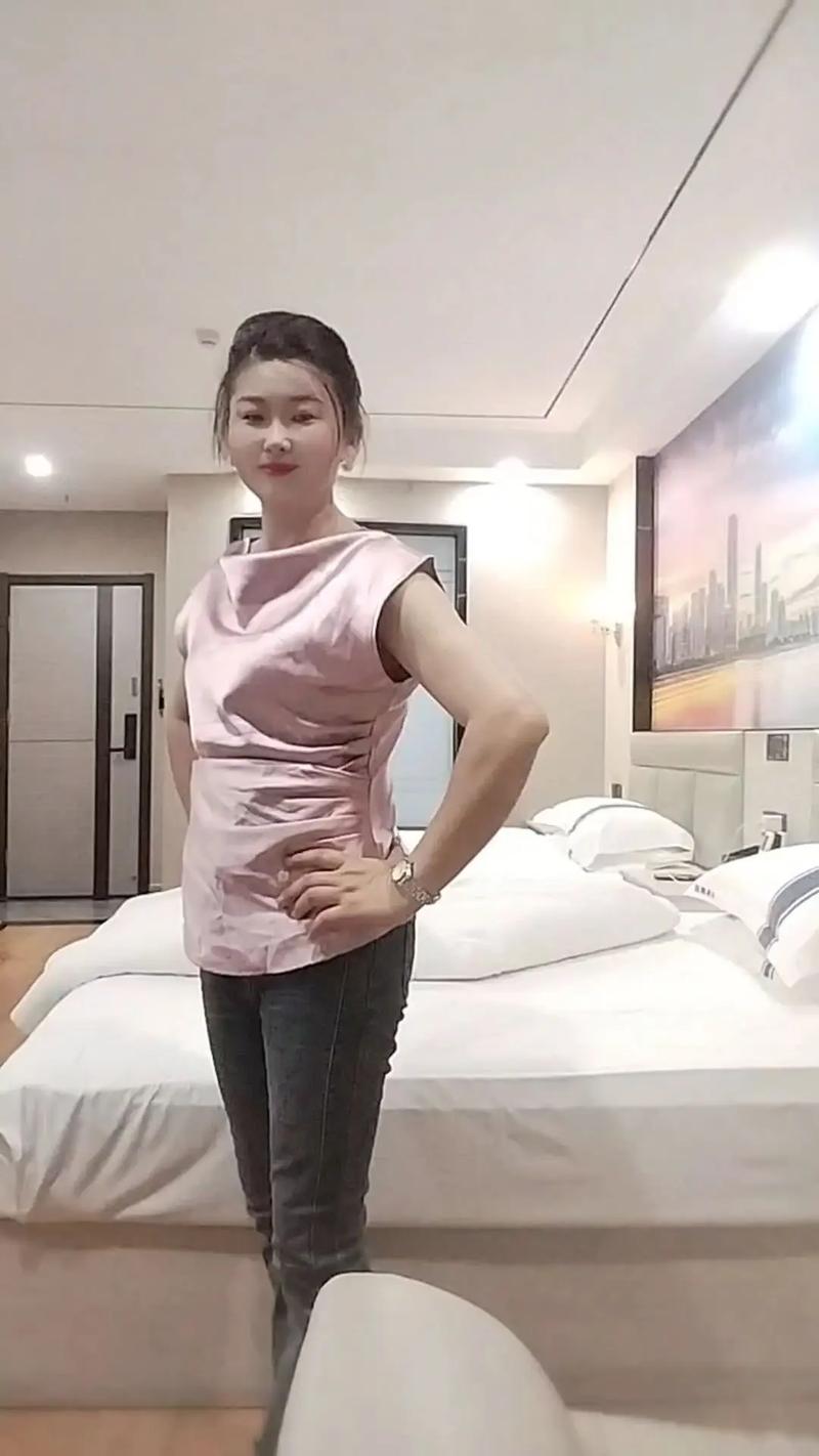 亚洲av黑丝的相关介绍