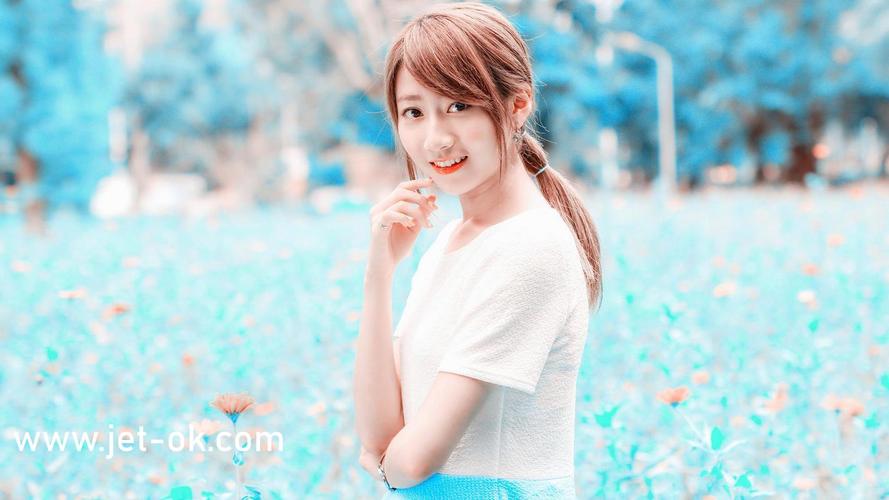 强摸女秘书巨乳bd的相关介绍