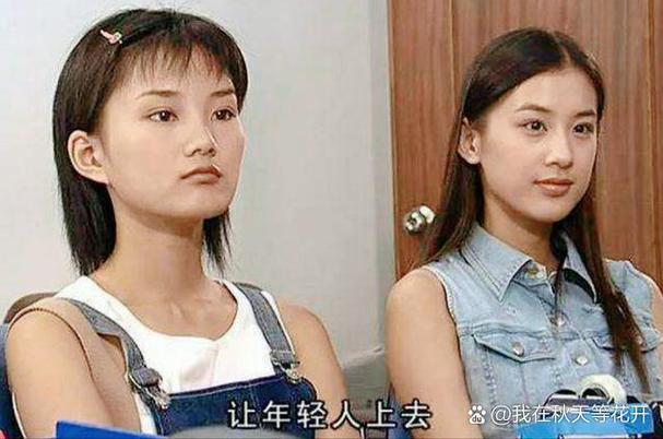 操警花逼的相关介绍