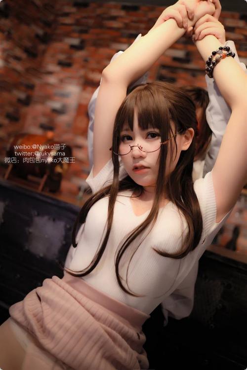 操美女教师的相关介绍