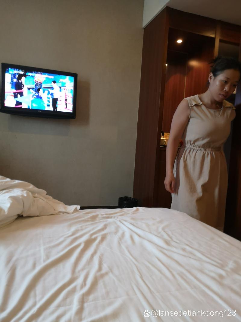 撸人妻的相关介绍