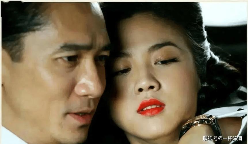 一边摸上一边摸下面的相关介绍