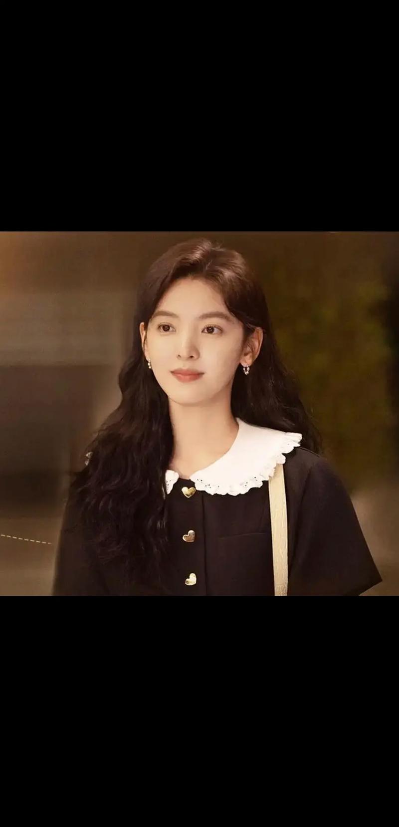 美女操白的相关介绍