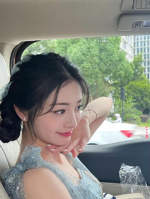 人妻中出啪啪的相关介绍