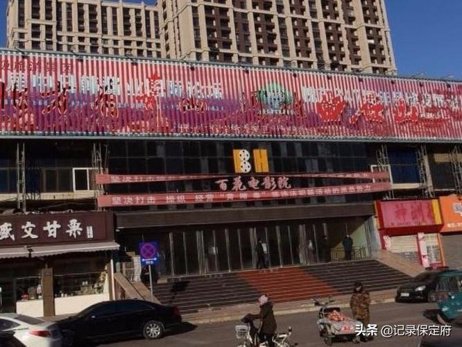 一边摸上面一边舔的相关介绍