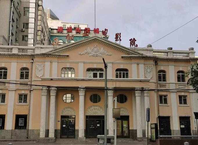 老师太骚想操的相关介绍