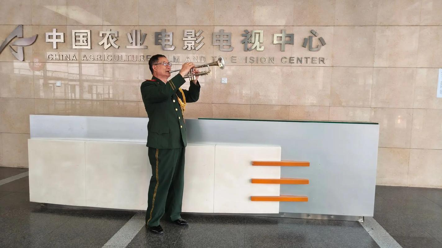 边摸边做超爽毛片的相关介绍