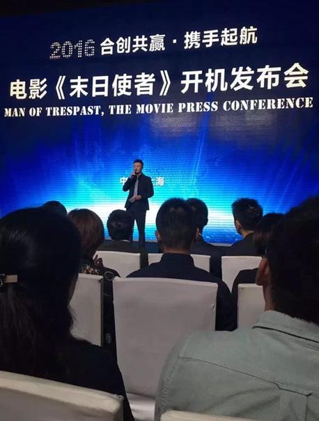 一边摸一边搞的相关介绍