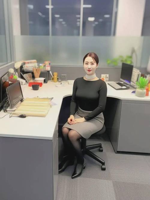 女秘书完整的相关介绍