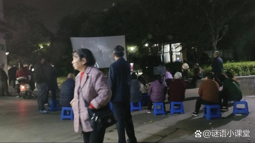 少妇av综合的相关介绍